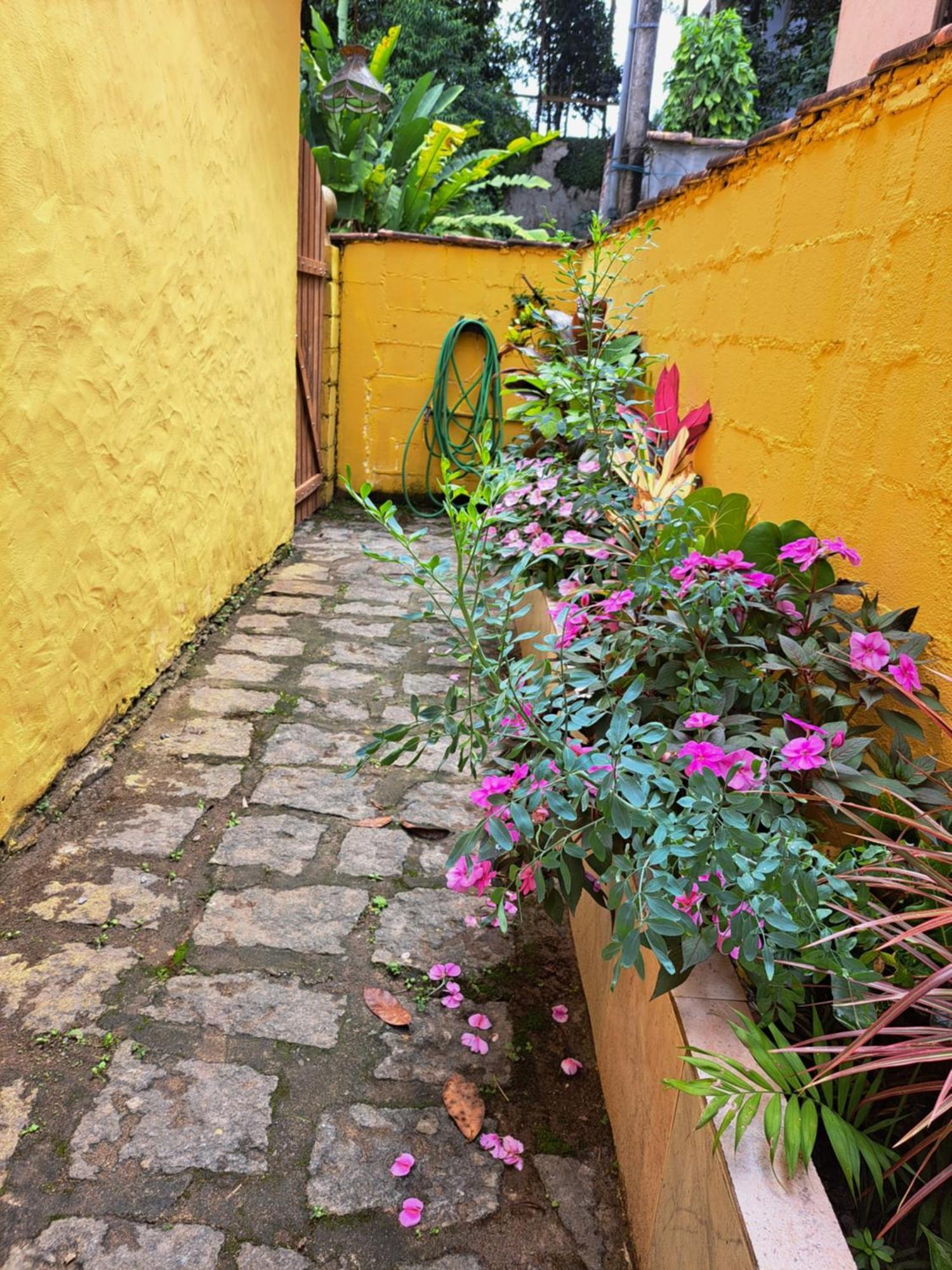 Casa Ilhabela Entre A Praia Grande & Juliao Luaran gambar