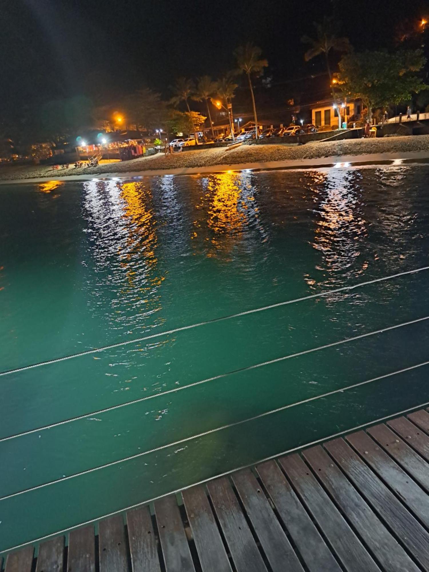 Casa Ilhabela Entre A Praia Grande & Juliao Bilik gambar